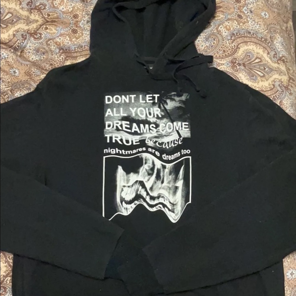 street style black hoodie